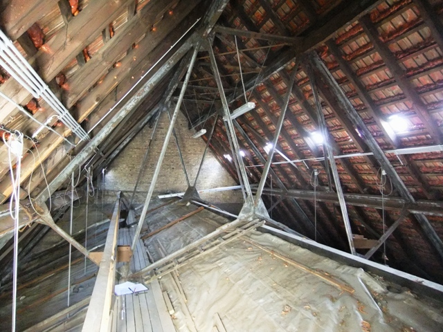 Erneuerung Kirchendach, Kirche zum Heilsbronnen

